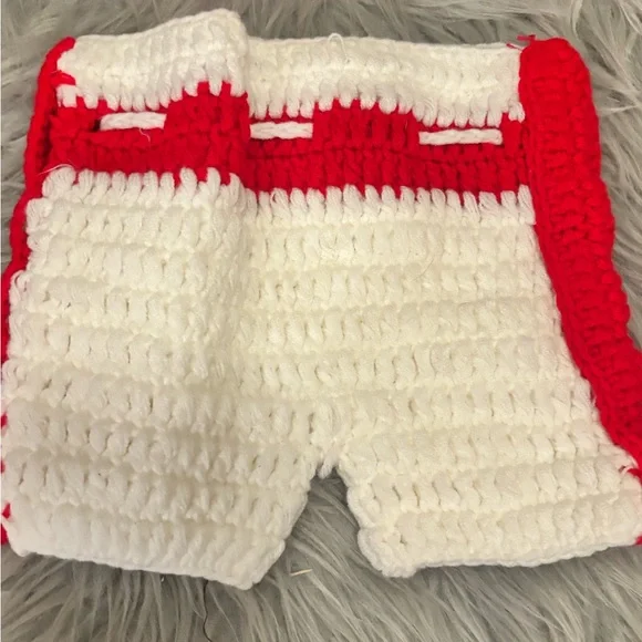 Red Crochet Baby Shorts and Mittens Boxer Set. Photo Prop NB-3M - Picture 3 of 6